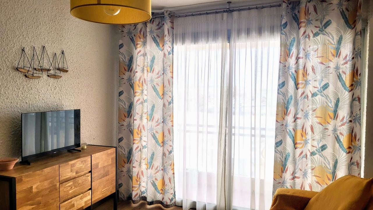 Adorable Petit Appartement Avec Magnifique Vue Sur Le Port De Canet Zewnętrze zdjęcie
